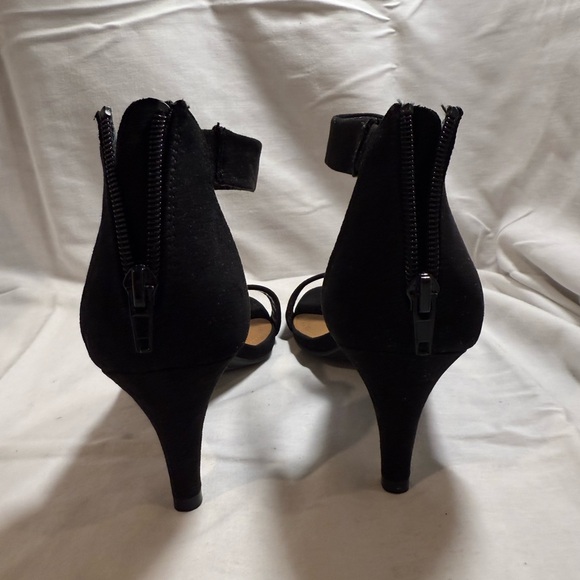 Style & Co. Black and Tan Heels Sleek Minimalist Design - Picture 4 of 8
